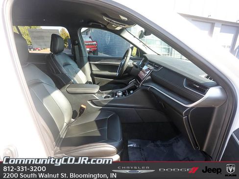 New 2025 Jeep Grand Cherokee L Limited image 19