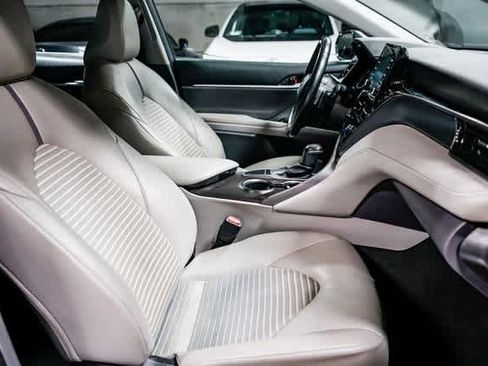 Certified 2023 Toyota Camry SE w/ Convenience Package image 16