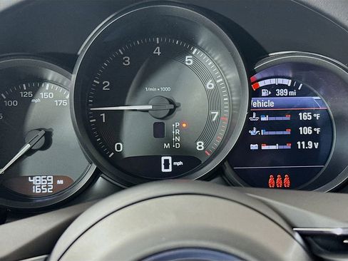 Certified 2025 Porsche Macan image 13