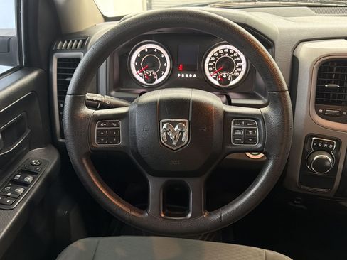 Used 2017 RAM 1500 Express RWD image 25