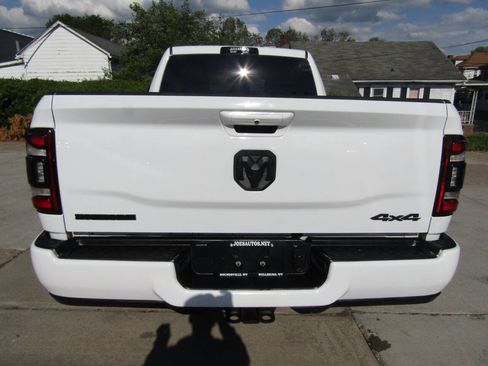 Used 2024 RAM 2500 Big Horn w/ Night Edition AWD/4WD image 8
