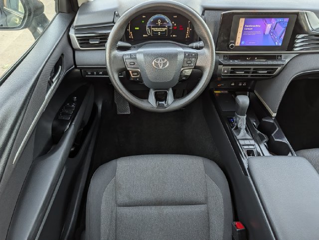 Used 2025 Toyota Camry LE FWD image 12