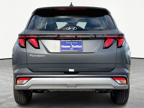 Used 2025 Hyundai Tucson SE image 4