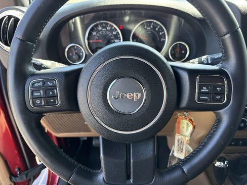 Used 2012 Jeep Wrangler Rubicon w/ PWR Convenience Group AWD/4WD image 29