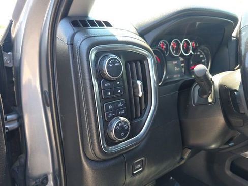 Used 2022 Chevrolet Silverado 1500 LT Trail Boss w/ Convenience Package II AWD/4WD image 19