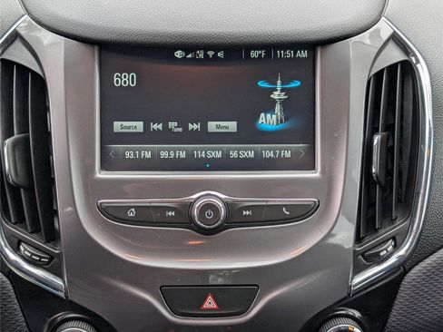 Used 2018 Chevrolet Cruze LT FWD image 24