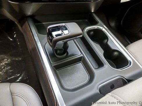 New 2026 GMC Sierra 1500 SLT w/ SLT Premium Package image 19