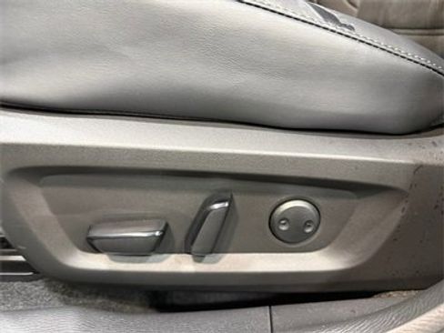 New 2025 Mitsubishi Outlander SE image 13