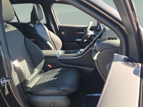 New 2026 Mercedes-Benz GLC 300 image 11