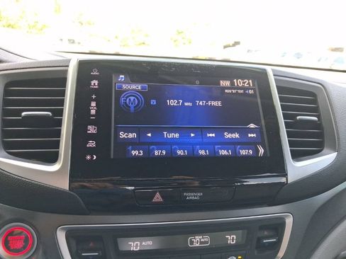 Used 2017 Honda Pilot EX image 25