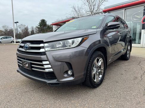 Used 2019 Toyota Highlander Limited Platinum image 1