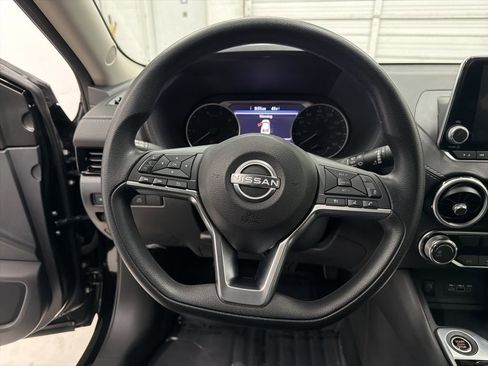 Used 2025 Nissan Sentra SV image 16