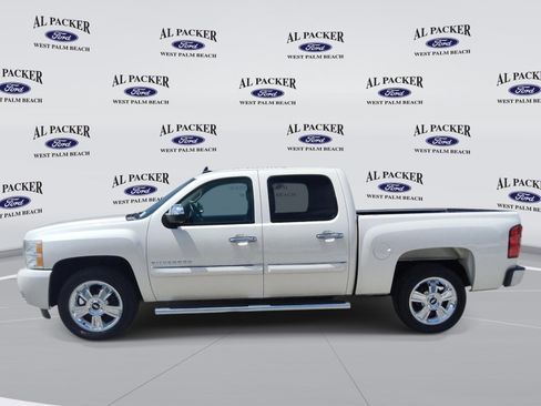 Used 2013 Chevrolet Silverado 1500 LTZ w/ LTZ White Diamond Edition RWD image 2