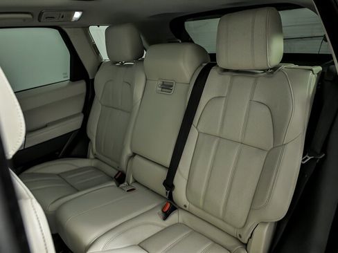 Used 2014 Land Rover Range Rover Sport HSE image 21