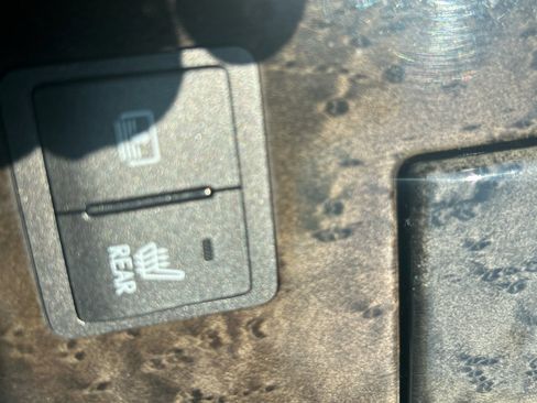 Used 2011 Lexus LS 460 image 21