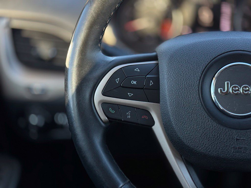 Used 2014 Jeep Cherokee Latitude w/ Comfort/Convenience Group AWD/4WD image 28