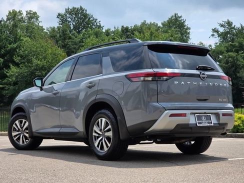 Used 2022 Nissan Pathfinder SL AWD/4WD image 23