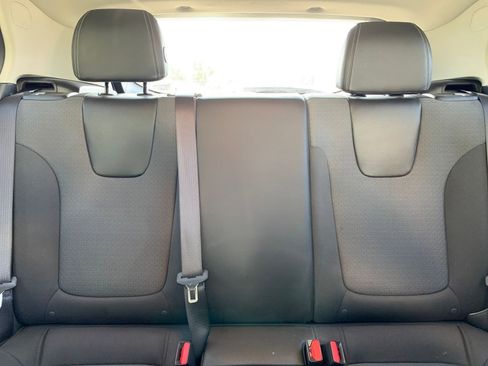 Used 2025 Buick Encore GX Preferred image 36