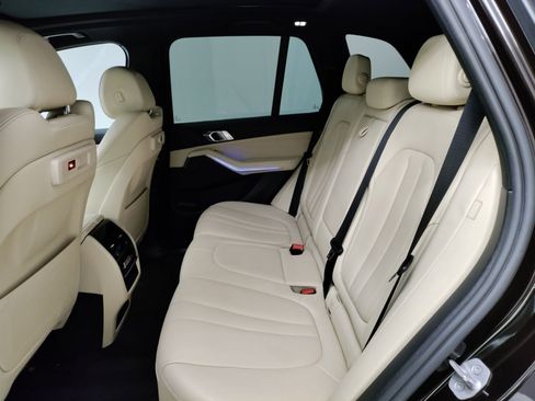 Used 2022 BMW X5 sDrive40i w/ Parking Assistance Package image 14