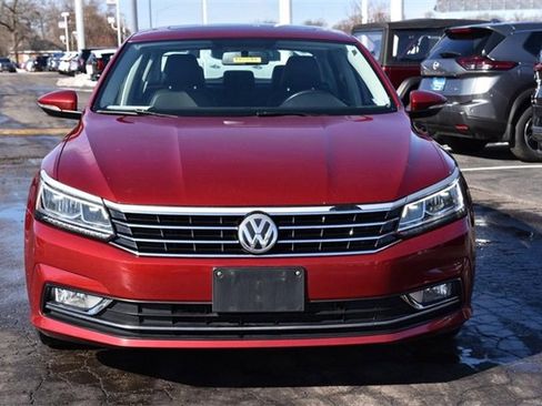 Used 2017 Volkswagen Passat 1.8T SE image 4