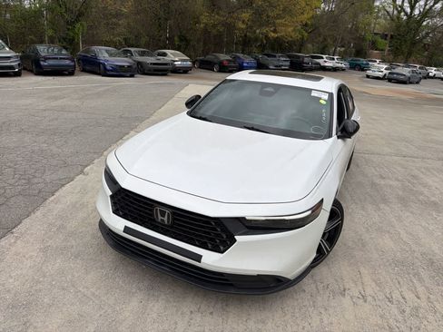 Used 2023 Honda Accord Sport image 3