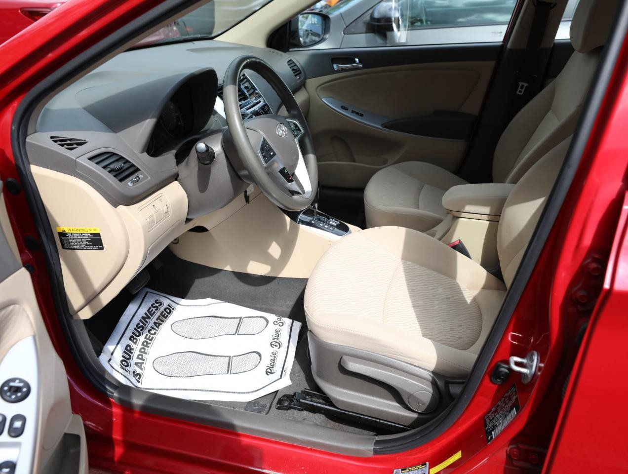 Used 2013 Hyundai Accent GLS w/ Premium Pkg FWD image 15
