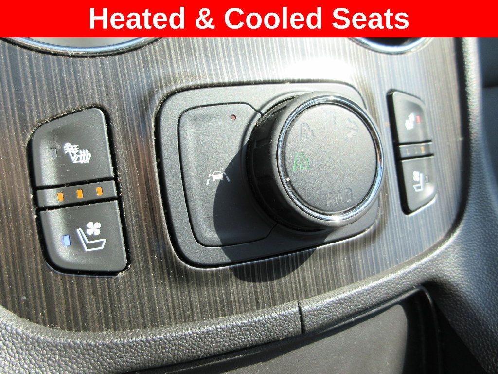 Certified 2022 GMC Acadia SLT w/ Preferred Package FWD image 20