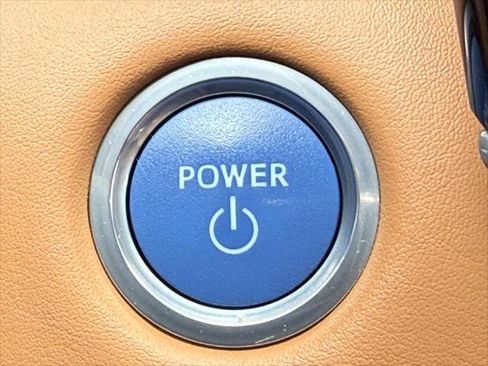 Certified 2021 Toyota Highlander Platinum AWD/4WD image 30