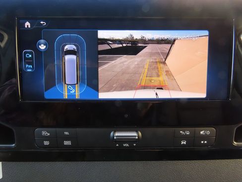 Used 2025 Mercedes-Benz Sprinter 2500 image 17