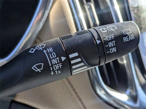 Used 2024 Chevrolet Equinox Premier image 30