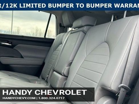 Used 2021 Toyota Highlander XLE image 42