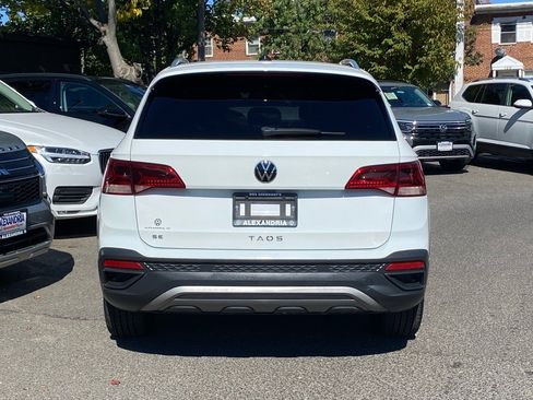 Used 2022 Volkswagen Taos SE image 4