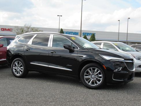 Used 2024 Buick Enclave Avenir w/ Avenir Technology Package image 2