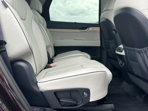 Used 2024 Hyundai Palisade Limited FWD image 15