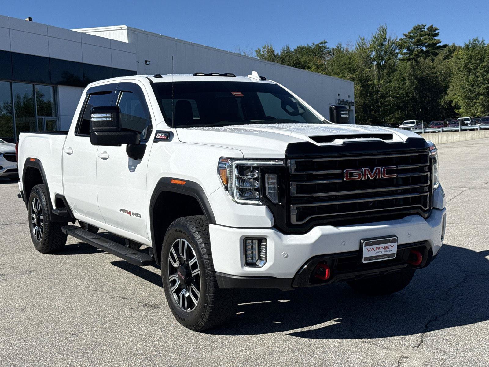 Used 2022 GMC Sierra 2500 AT4 w/ AT4 Preferred Package AWD/4WD image 3