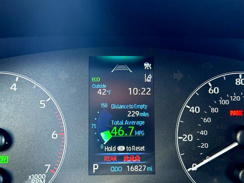 Used 2023 Toyota Corolla LE image 9