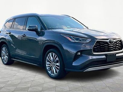 Used 2022 Toyota Highlander Platinum