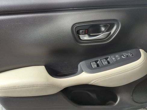 Certified 2024 Honda HR-V LX image 10