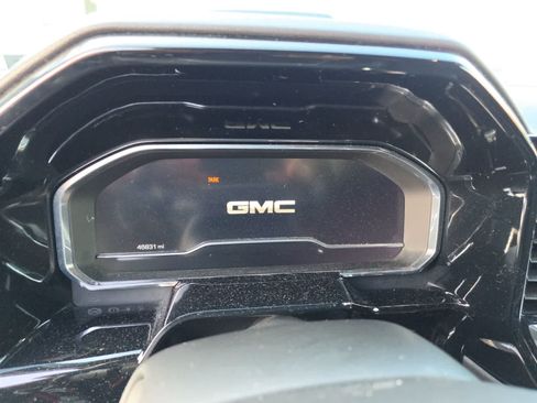 Used 2025 GMC Sierra 1500 Elevation w/ Preferred Package AWD/4WD image 2