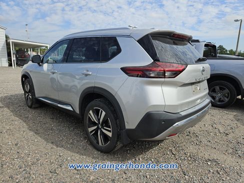 Used 2021 Nissan Rogue Platinum FWD image 10