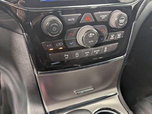 Used 2019 Jeep Grand Cherokee Altitude RWD image 22