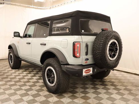 Used 2023 Ford Bronco Badlands w/ Sasquatch Package AWD/4WD image 3