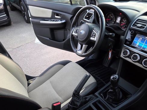 Used 2017 Subaru Crosstrek 2.0i Premium image 43