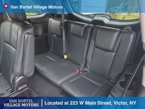 Used 2018 Toyota Highlander SE image 29