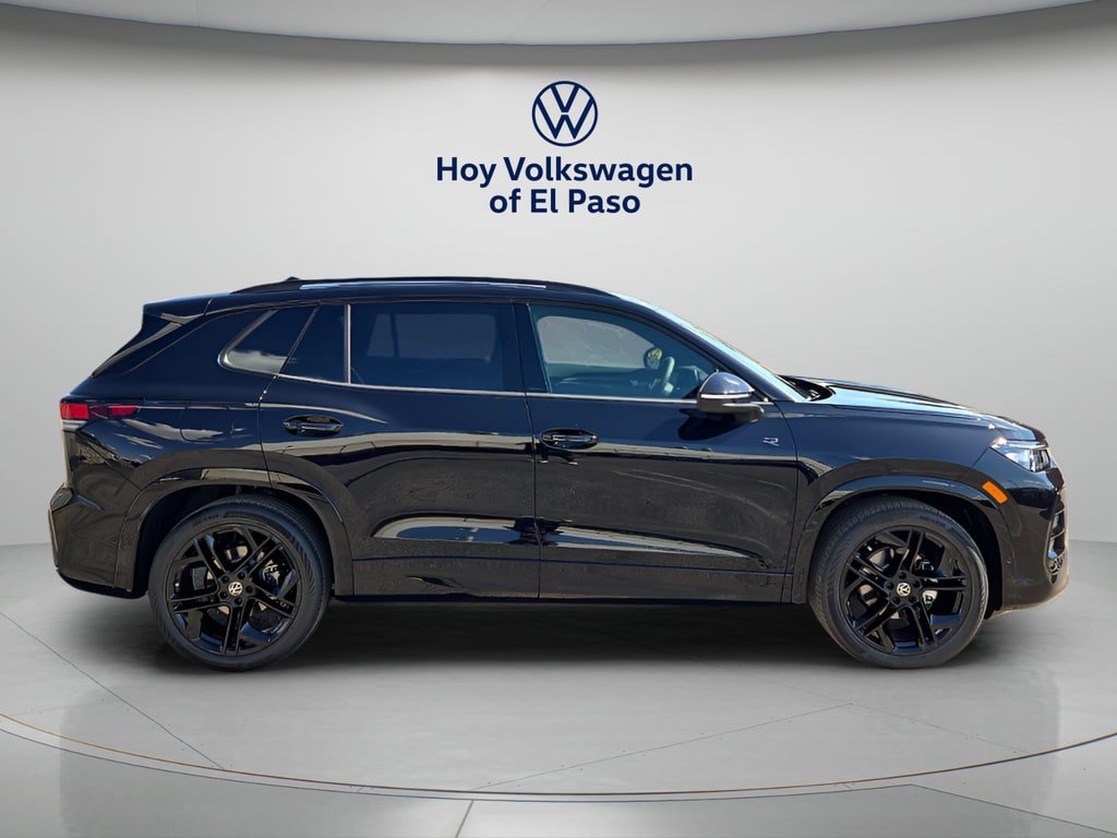 New 2026 Volkswagen Tiguan SE R-Line FWD image 2