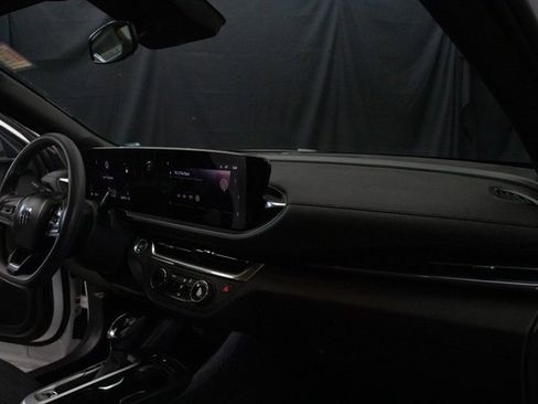 Used 2024 Buick Envista Preferred w/ Advanced Safety Package image 14