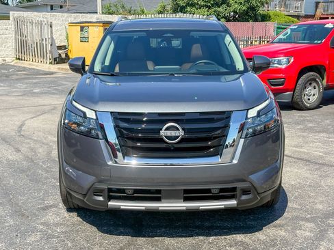 Used 2025 Nissan Pathfinder Platinum w/ Lighting Package (N93) AWD/4WD image 4
