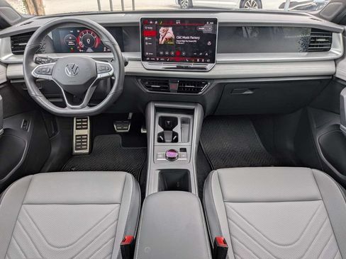Certified 2026 Volkswagen Tiguan SE R-Line FWD image 19