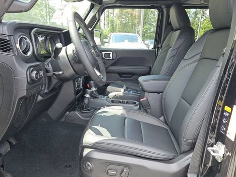 New 2026 Jeep Wrangler Unlimited Sahara w/ Whitecap Package AWD/4WD image 10