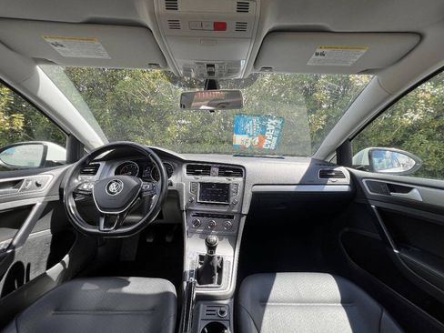 Used 2017 Volkswagen Golf Wolfsburg Edition FWD image 28
